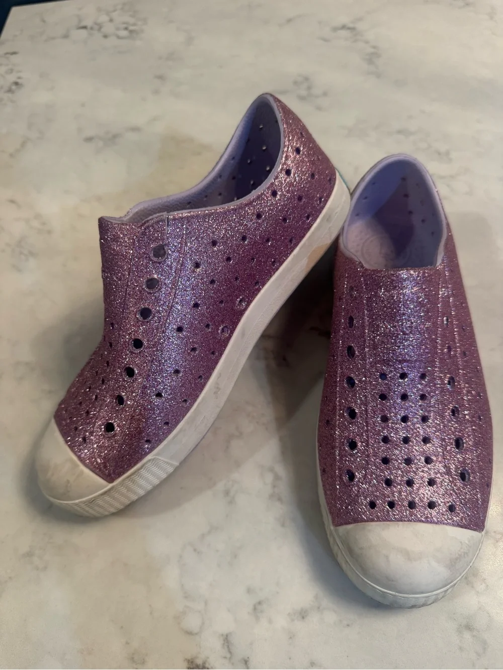 Native Shoes Kids Glitter Slip-On Water Shoes - Purple size 2
